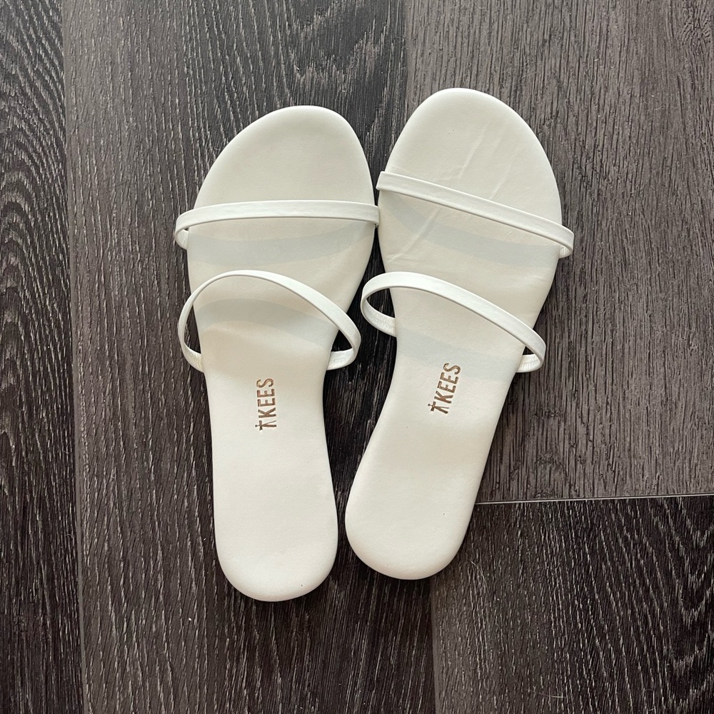 White tkees